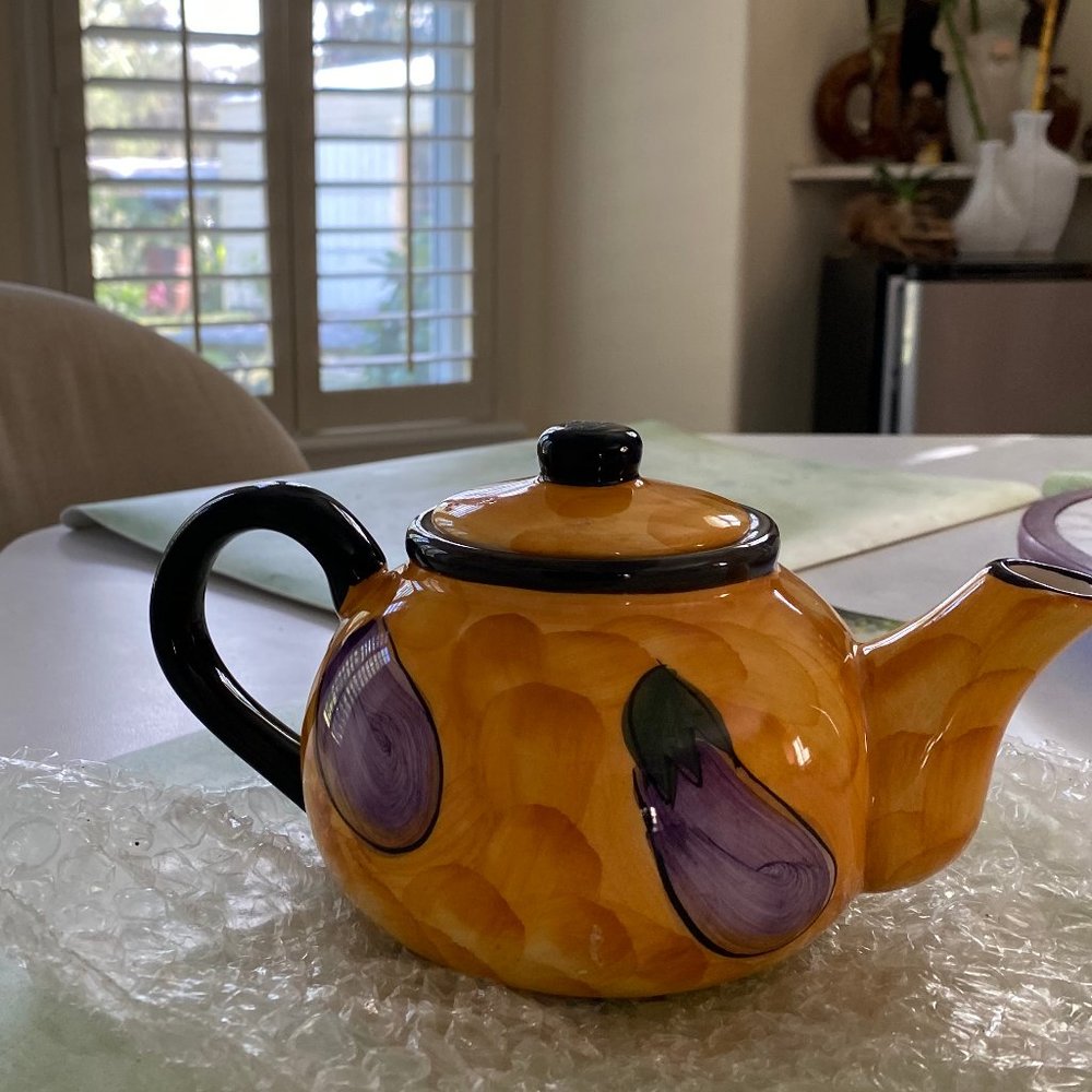 BRAND NEW HAND PAINTED TEA POT